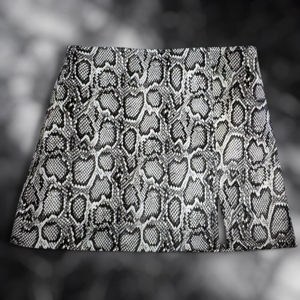 NWT OLIVACEOUS VEGAN SNASKESKIN MINI SKIRT CHIC Y2K FESTIVAL NEO PUNK HIPSTER M